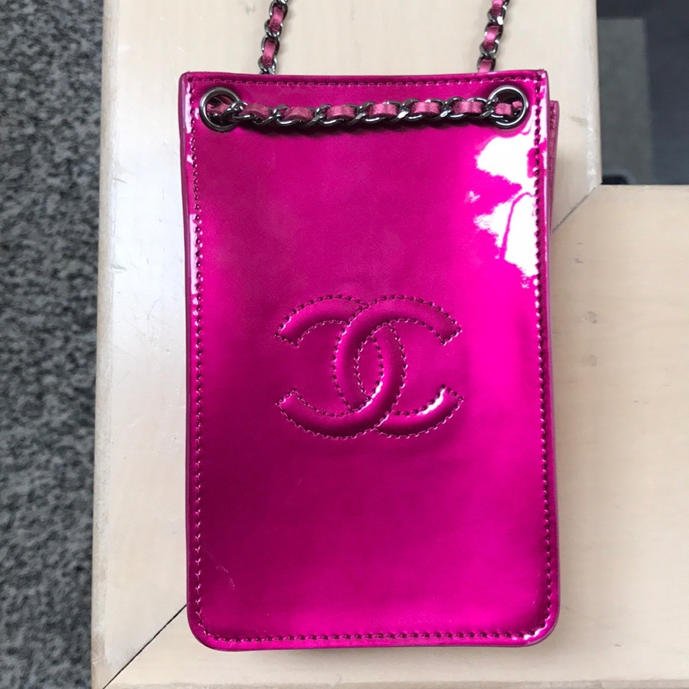 CHANEL Pink Patent Cell Phone Crossbody Bag - Picture 2 of 8